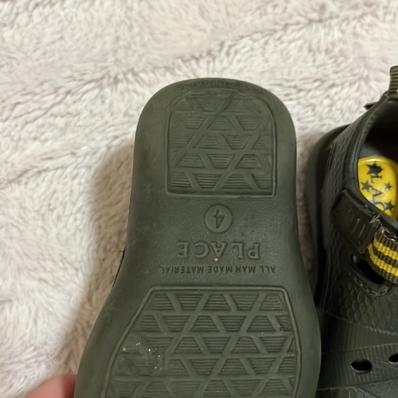 (2 for $10) The children’s place water shoes - Picture 4 of 4